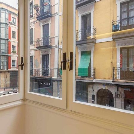 Vivienda Turistica Estilosa En La Zona Vieja Bilbao Luaran gambar